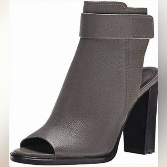 Calvin Klein Jeans Shoes - Size 7 Calvin Klein Ankle Shoe